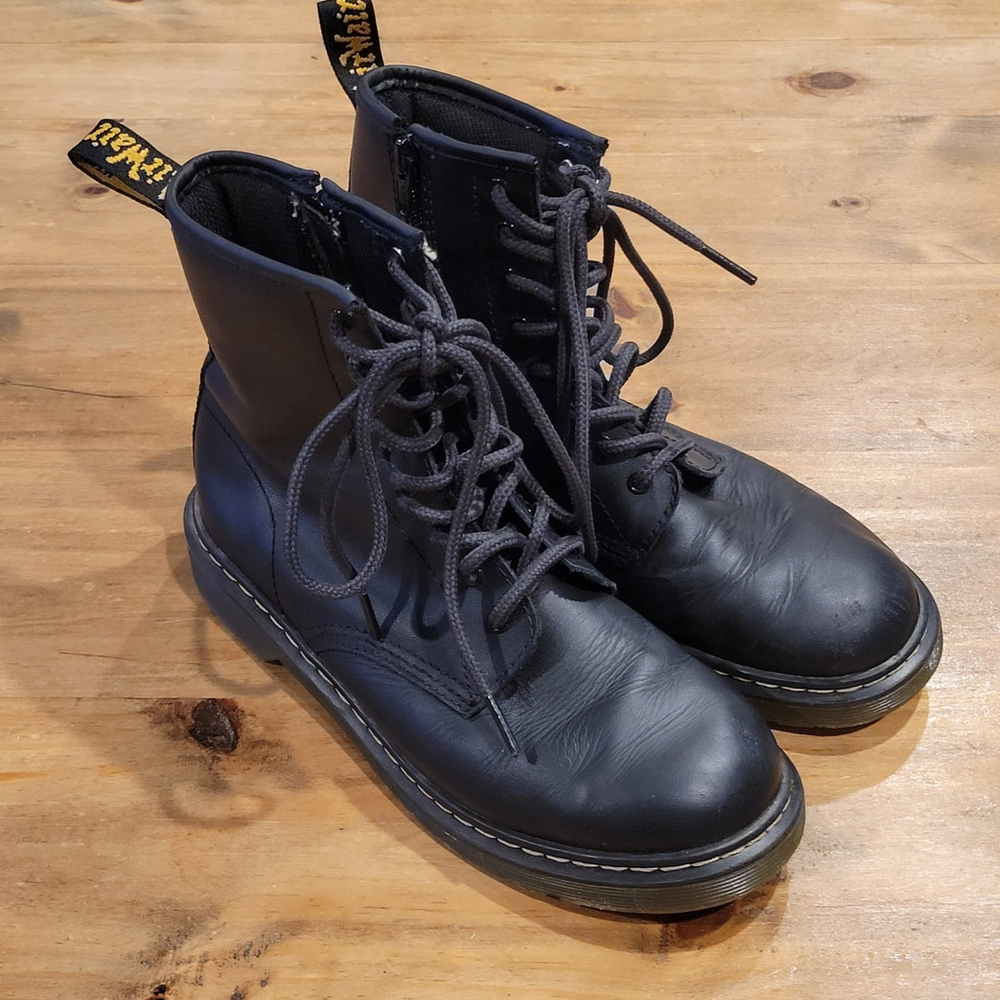 Dr. Martens Boots Side Zip Black Uk 5 US Mens 6 US Womens 7 1460 Airwair Youth